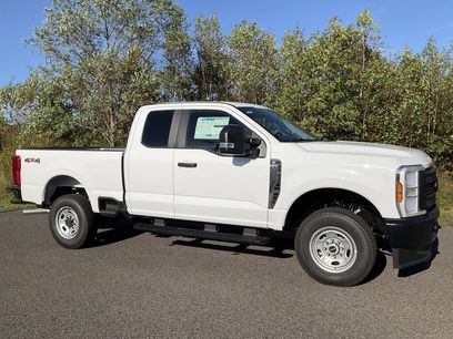 New 2026 Ford F250 XL w/ F-250 >10K GVWR Package