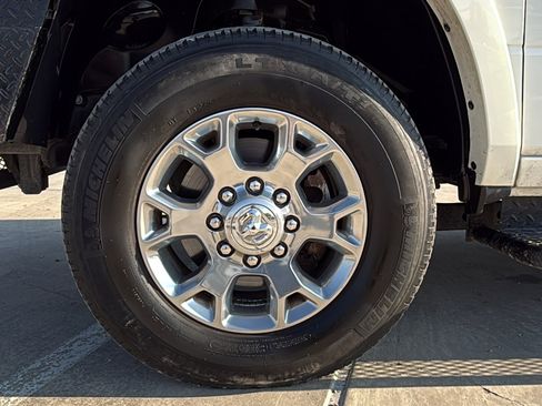 Certified 2019 RAM 3500 Laramie image 30