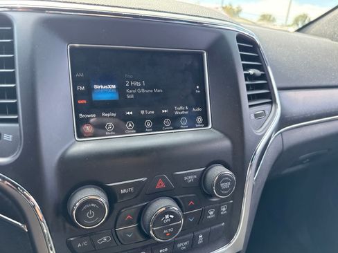 Used 2018 Jeep Grand Cherokee Limited RWD image 19