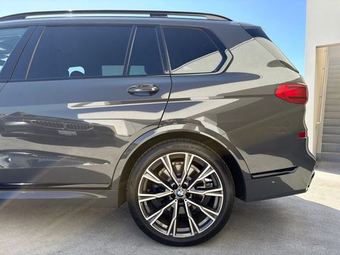Used 2022 BMW X7 xDrive40i w/ M Sport Package AWD/4WD image 5