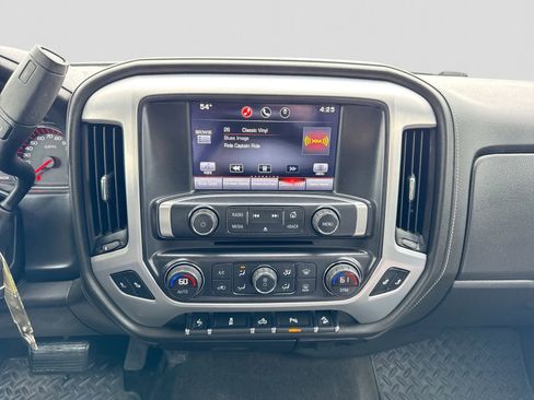 Used 2015 GMC Sierra 1500 SLT w/ SLT Preferred Package AWD/4WD image 33