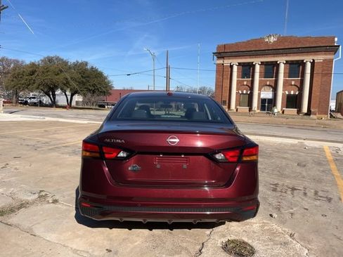 Used 2025 Nissan Altima 2.5 SV FWD image 5