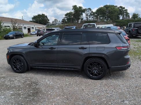 Used 2024 Jeep Grand Cherokee L Summit w/ High Altitude Package AWD/4WD image 4
