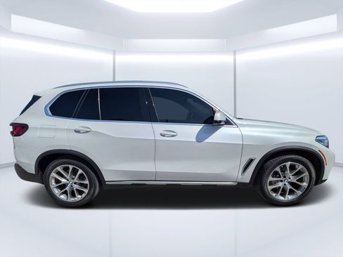 Used 2021 BMW X5 sDrive40i w/ Premium Package RWD image 2