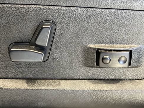 Used 2014 RAM 1500 Laramie image 14