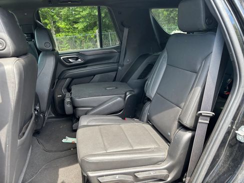 Used 2021 Chevrolet Tahoe Z71 w/ Luxury Package AWD/4WD image 13