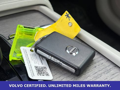 Certified 2023 Volvo XC90 T8 Plus AWD/4WD image 39