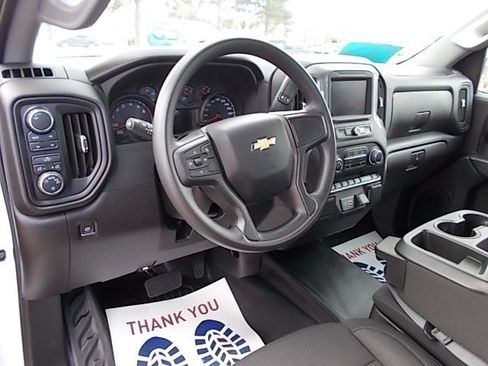 Used 2024 Chevrolet Silverado 1500 W/T w/ Z71 Off-Road Package image 11