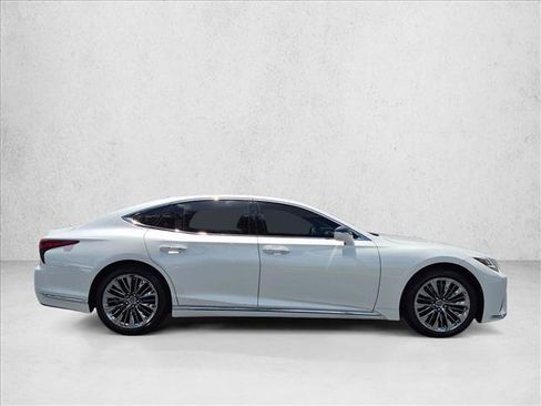 Certified 2023 Lexus LS 500 w/ Accessory Package (Z2) RWD image 4