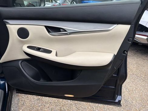 Used 2022 INFINITI QX50 Luxe FWD image 18