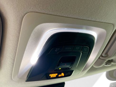 Used 2025 Toyota Corolla LE image 22