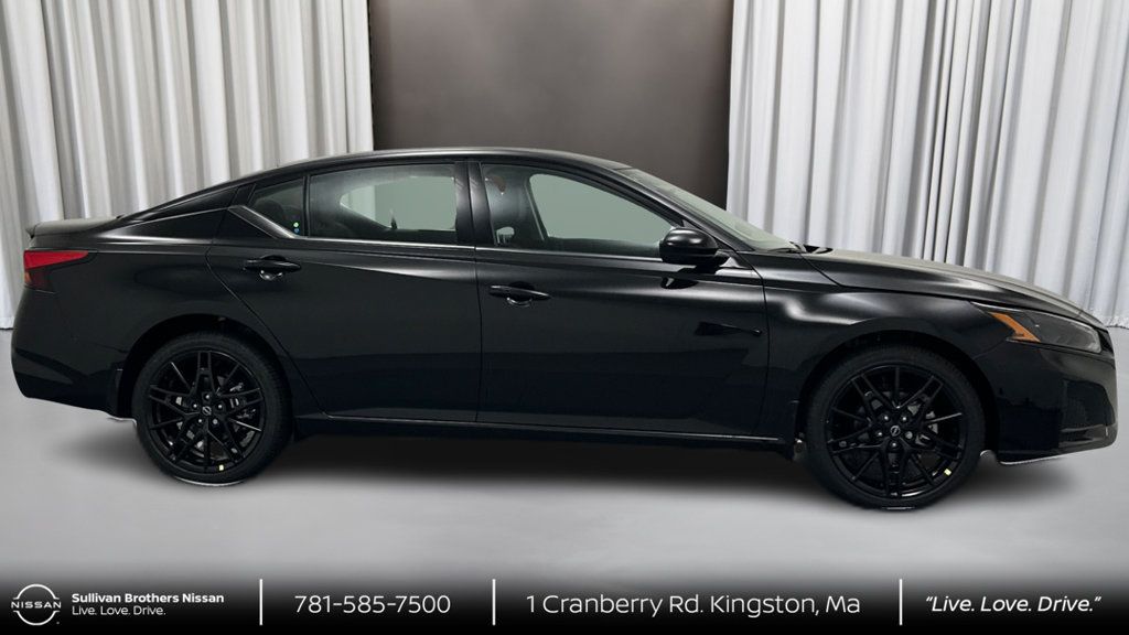 New 2026 Nissan Altima 2.5 SR w/ SR Midnight Edition Package AWD/4WD image 4