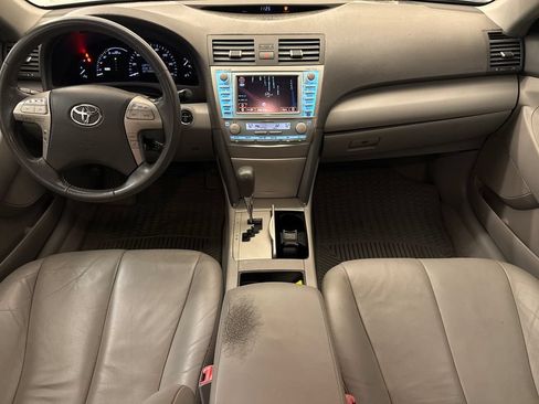 Used 2009 Toyota Camry Hybrid w/ Upgrade Pkg w/ Navigation FWD image 12