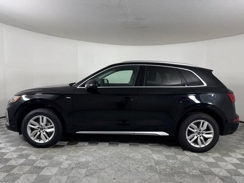 Used 2023 Audi Q5 2.0T Premium w/ Convenience Package AWD/4WD image 3