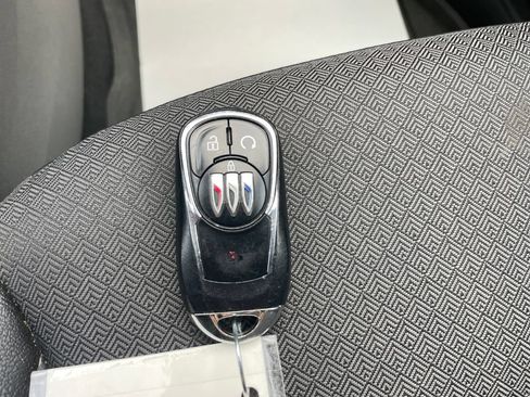 Used 2025 Buick Encore GX Preferred AWD/4WD image 23