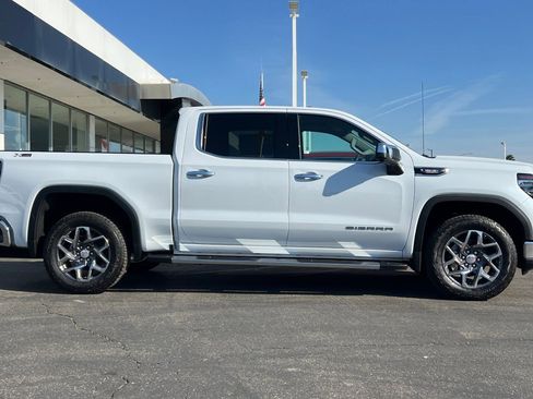 New 2026 GMC Sierra 1500 SLT w/ SLT Premium Plus Package AWD/4WD image 4