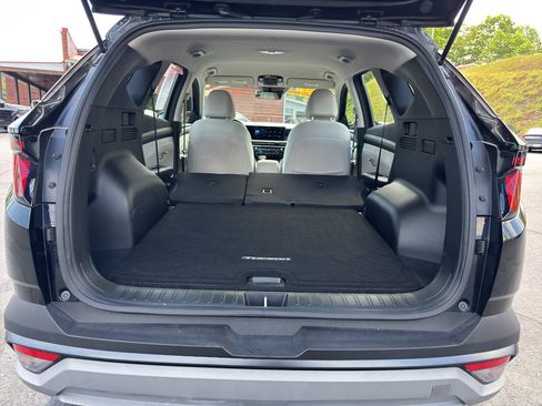 Used 2025 Hyundai Tucson SE AWD/4WD image 16