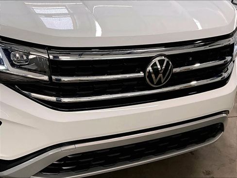Used 2022 Volkswagen Atlas Cross Sport SE FWD image 34