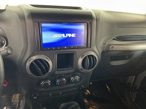 Used 2014 Jeep Wrangler Sport AWD/4WD image 18