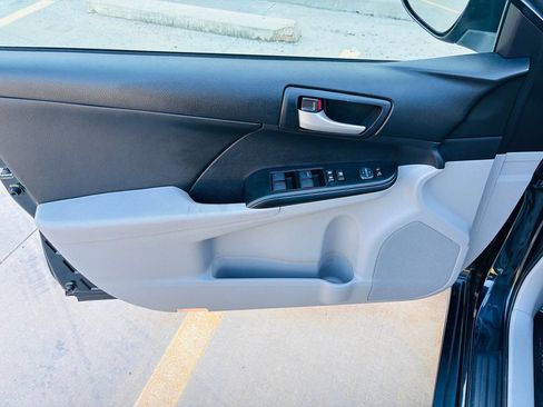 Used 2014 Toyota Camry LE image 22