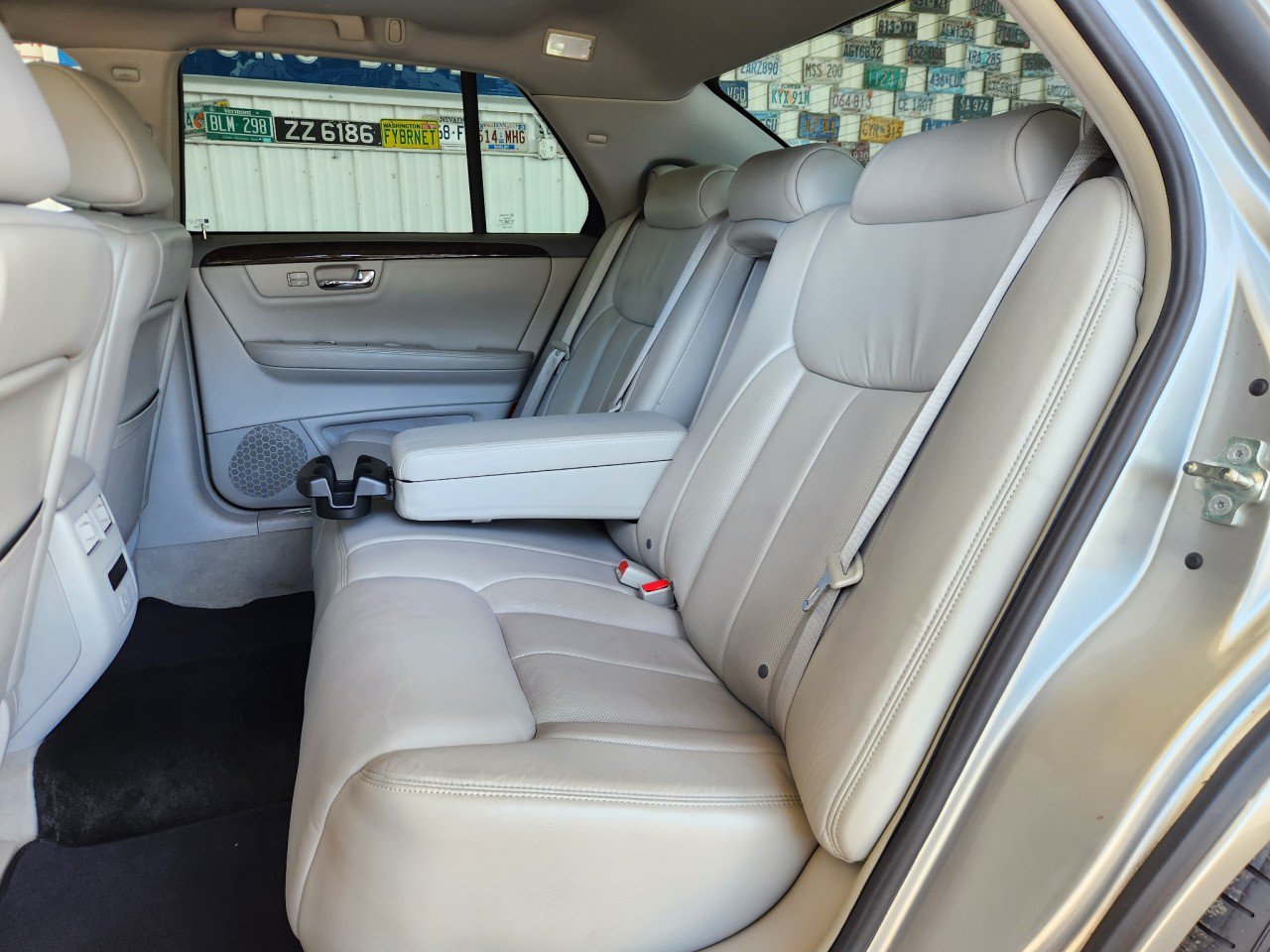 Used 2008 Cadillac DTS w/ Sun And Sound Package FWD image 6
