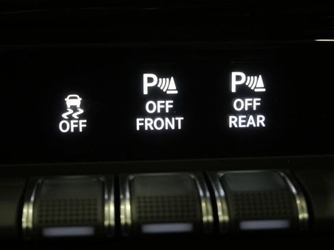 New 2026 RAM 1500 4x4 Crew Cab image 19