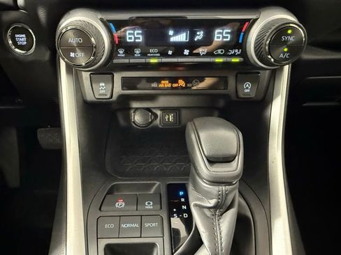 Used 2024 Toyota RAV4 XLE FWD image 22