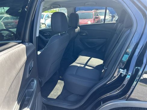 Used 2018 Chevrolet Trax LT AWD/4WD image 10