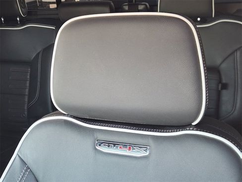 Used 2025 GMC Sierra 2500 AT4X image 20