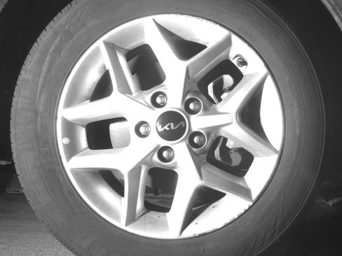 Used 2025 Kia Soul LX w/ LX Technology Package FWD image 13