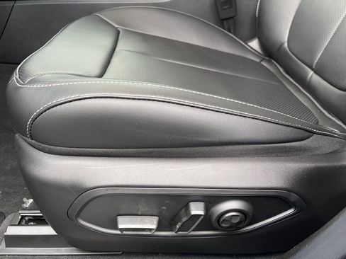 New 2025 Jeep Grand Cherokee L Limited w/ Luxury Tech Group II image 27