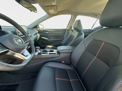 Used 2022 Nissan Altima 2.5 SR image 22