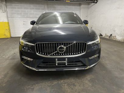 Used 2022 Volvo XC60 B5 Inscription w/ Advanced Package