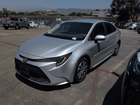Used 2021 Toyota Corolla LE FWD image 1