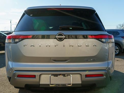 New 2025 Nissan Pathfinder SL image 6