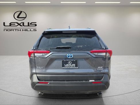 Used 2023 Toyota RAV4 XLE image 7