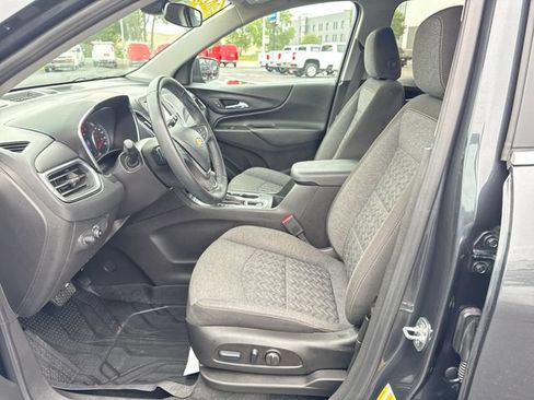 Used 2023 Chevrolet Equinox LT FWD image 9