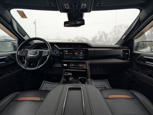 Used 2022 GMC Sierra 1500 AT4 w/ AT4 Preferred Package image 2