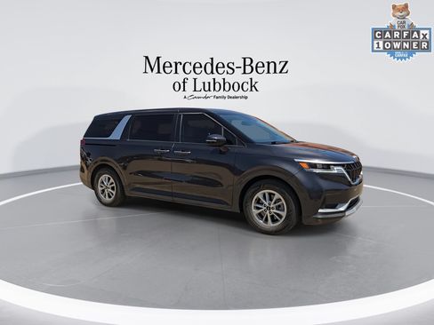 Used 2024 Kia Carnival LX FWD image 2
