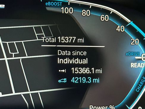 Used 2023 BMW 530e w/ Premium Package image 21