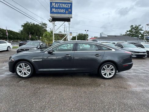 Used 2016 Jaguar XJ L Portfolio RWD image 4