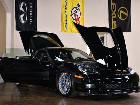 Used 2011 Chevrolet Corvette ZR1 w/ Preferred Equipment Group RWD image 89