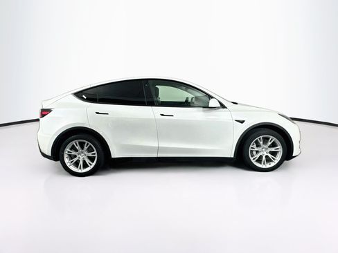 Used 2021 Tesla Model Y Long Range AWD/4WD image 10