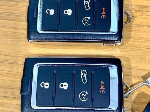 Used 2023 Jeep Grand Cherokee Altitude image 55