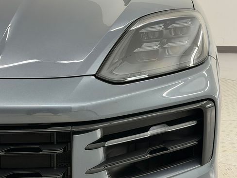 Certified 2026 Porsche Cayenne Coupe AWD/4WD image 12