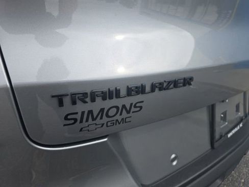 Used 2025 Chevrolet TrailBlazer RS w/ Convenience Package FWD image 31