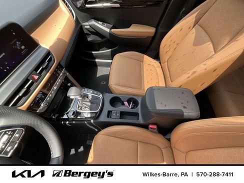 Certified 2024 Kia Seltos SX w/ SX Sunroof Package AWD/4WD image 15