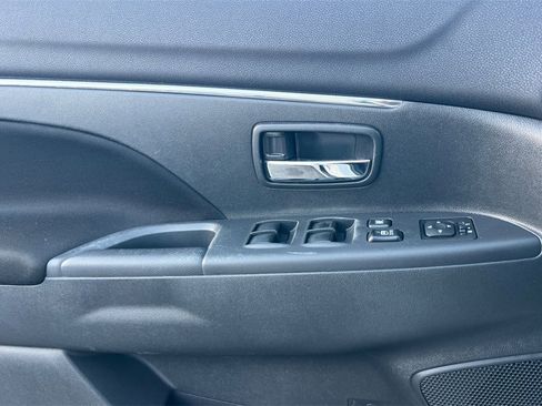 Used 2020 Mitsubishi Outlander Sport ES image 13