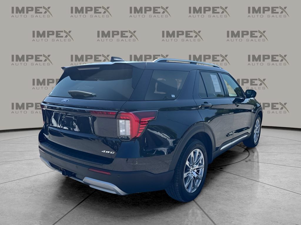 Used 2025 Ford Explorer Platinum AWD/4WD image 3