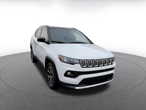 Used 2025 Jeep Compass Limited image 2